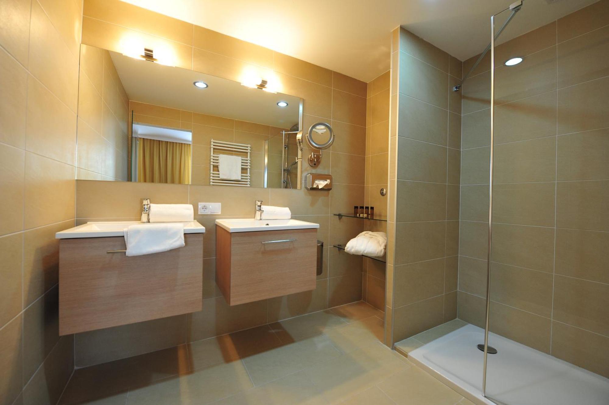 Das Reinisch Hotel - Near Vienna Airport Schwechat Exteriör bild